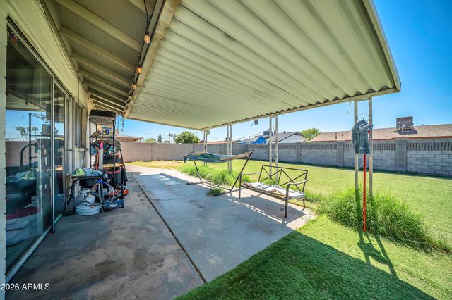8933 W ROMA Avenue, Phoenix, AZ 85037