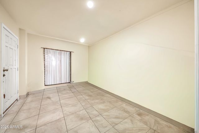 8933 W ROMA Avenue, Phoenix, AZ 85037