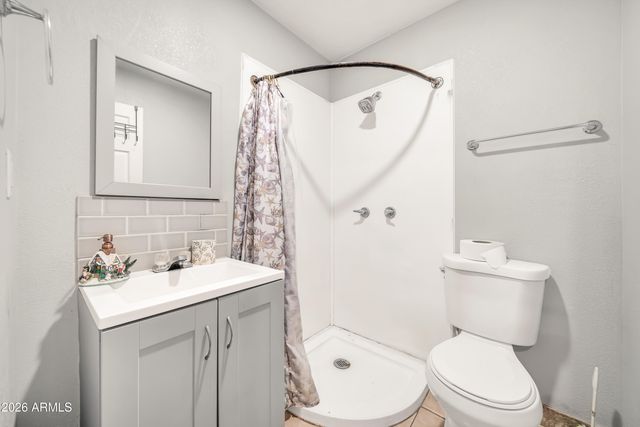 8933 W ROMA Avenue, Phoenix, AZ 85037