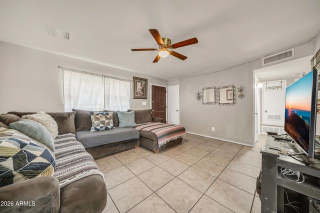 8933 W ROMA Avenue, Phoenix, AZ 85037