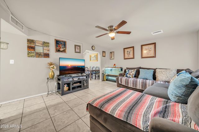 8933 W ROMA Avenue, Phoenix, AZ 85037