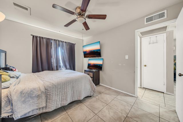 8933 W ROMA Avenue, Phoenix, AZ 85037