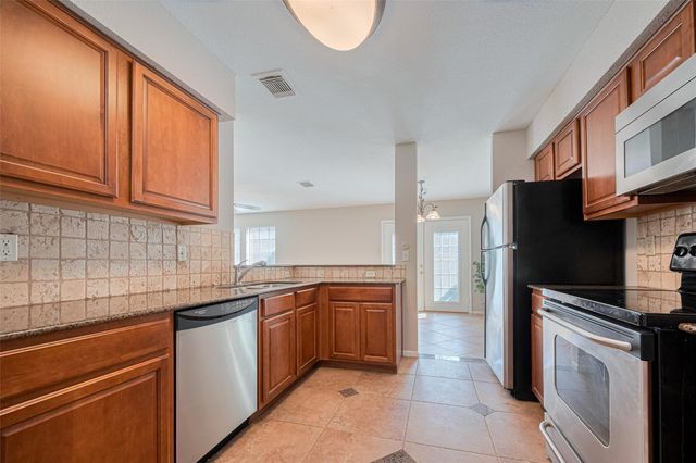 2211 S Kirkwood Road 19, Houston, TX 77077