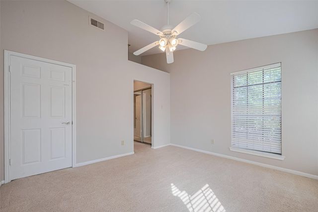 2211 S Kirkwood Road 19, Houston, TX 77077
