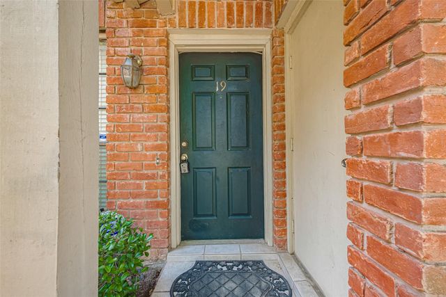 2211 S Kirkwood Road 19, Houston, TX 77077