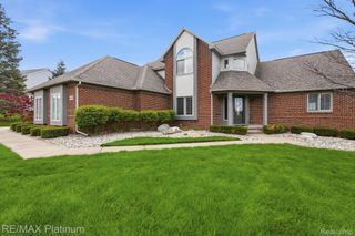 9167 Rotondo Drive, Hartland Township, MI 48855