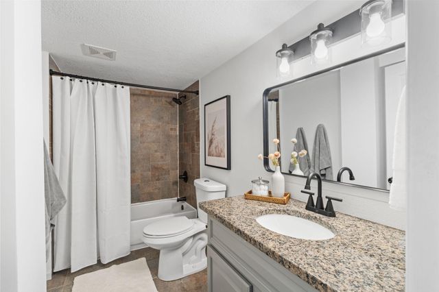 510 Wyoming Street E, Saint Paul, MN 55107