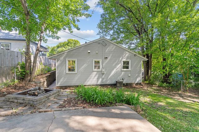 510 Wyoming Street E, Saint Paul, MN 55107