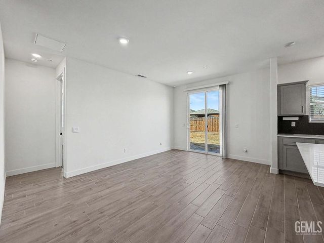 5910 Pareto Place, Bakersfield, CA 93313