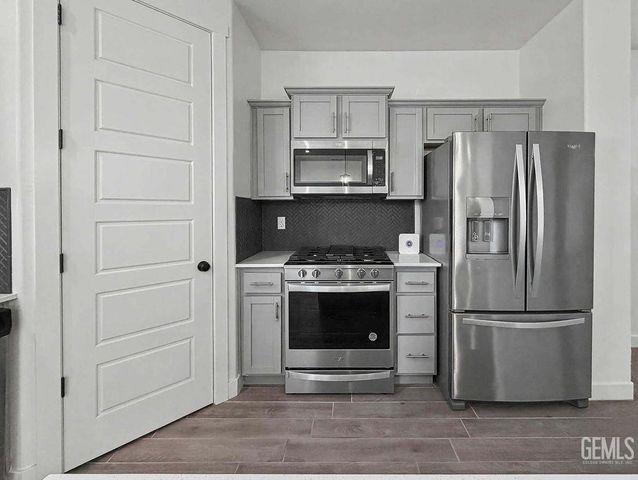 5910 Pareto Place, Bakersfield, CA 93313