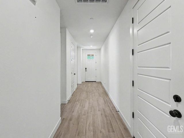5910 Pareto Place, Bakersfield, CA 93313