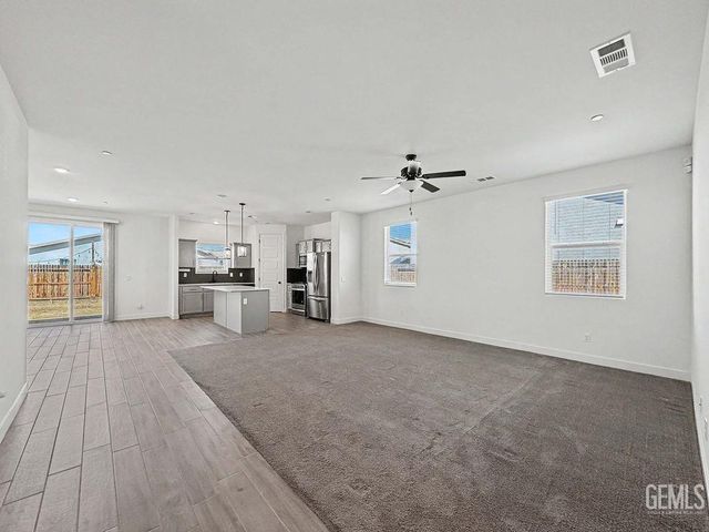 5910 Pareto Place, Bakersfield, CA 93313