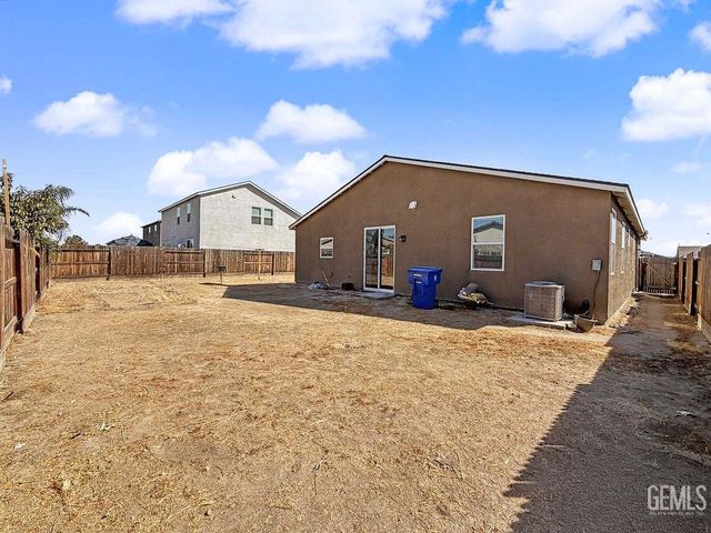5910 Pareto Place, Bakersfield, CA 93313