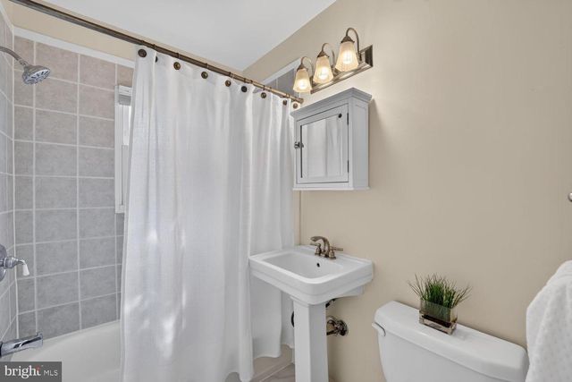 6817 RADCLIFFE DR, Alexandria, VA 22307