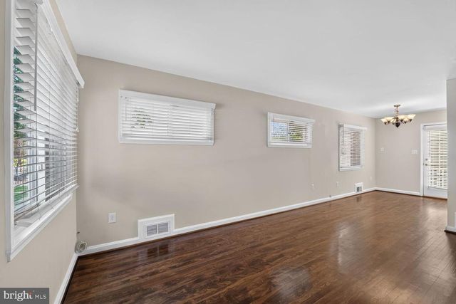 6817 RADCLIFFE DR, Alexandria, VA 22307