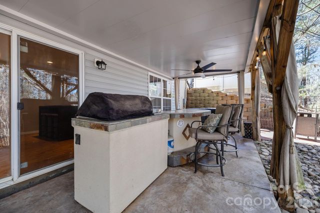 7218 Cascading Pines Drive, Tega Cay, SC 29708