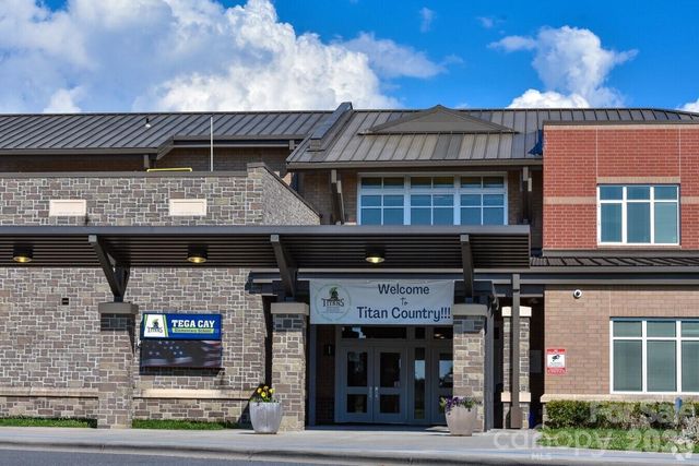 7218 Cascading Pines Drive, Tega Cay, SC 29708