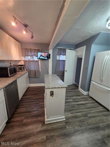 4456 W 47th Street, Old Brooklyn, OH 44144