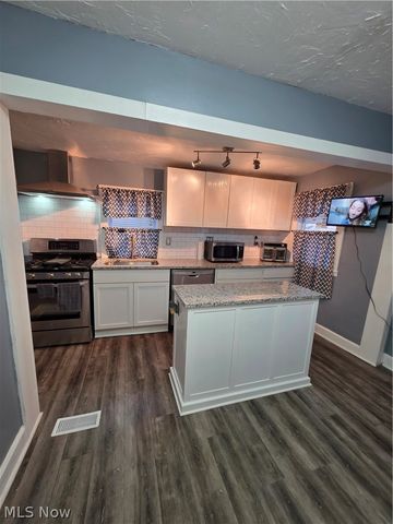 4456 W 47th Street, Old Brooklyn, OH 44144