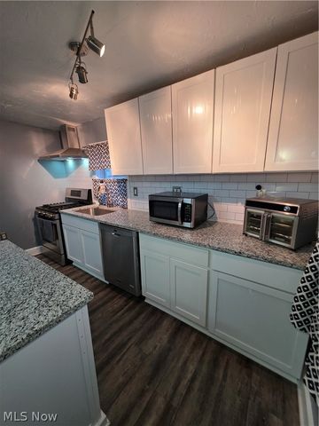 4456 W 47th Street, Old Brooklyn, OH 44144