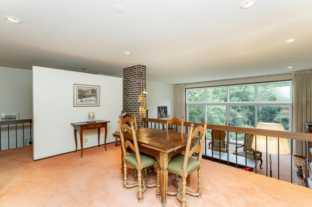 2040 Merrihills Drive SW, Rochester, MN 55902