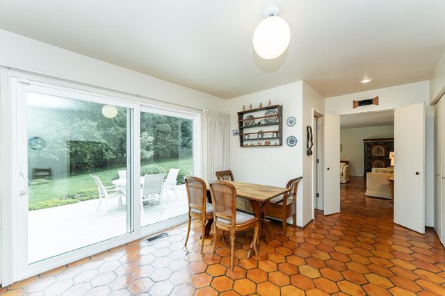 2040 Merrihills Drive SW, Rochester, MN 55902