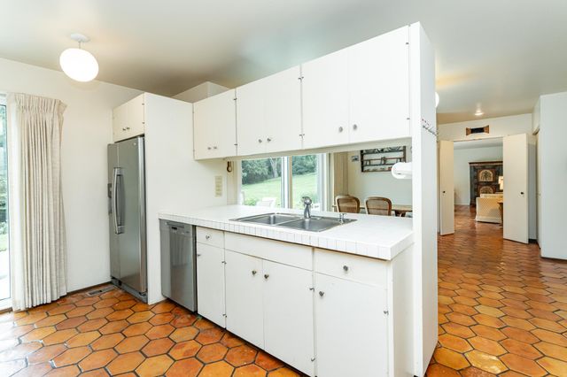 2040 Merrihills Drive SW, Rochester, MN 55902