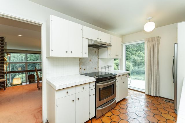 2040 Merrihills Drive SW, Rochester, MN 55902