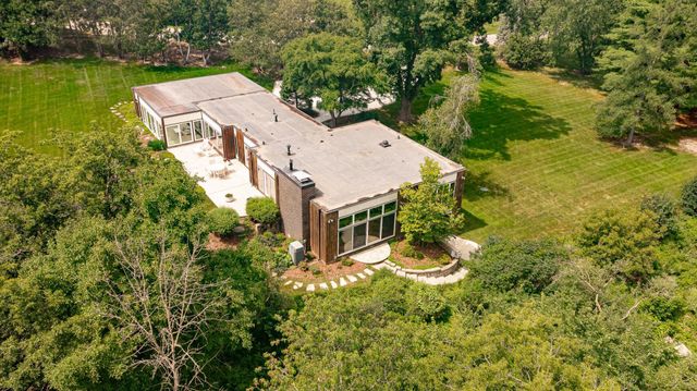 2040 Merrihills Drive SW, Rochester, MN 55902