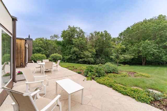 2040 Merrihills Drive SW, Rochester, MN 55902