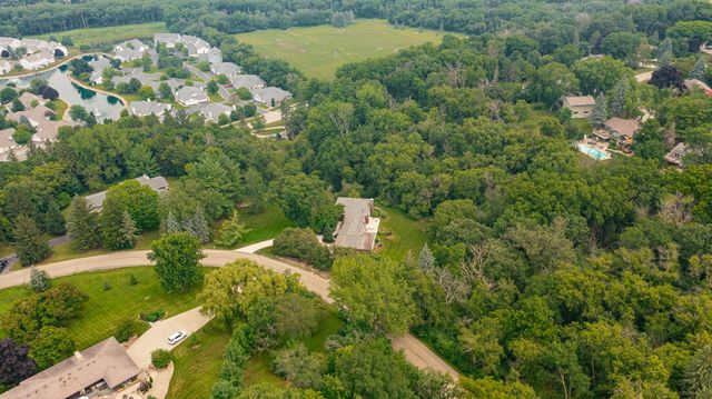 2040 Merrihills Drive SW, Rochester, MN 55902