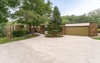 2040 Merrihills Drive SW, Rochester, MN 55902