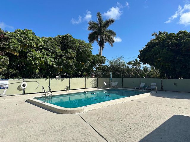 505 Spencer Drive 407, West Palm Beach, FL 33409
