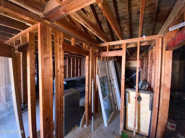 44132 Munz Ranch Road, Lake Hughes, CA 93532