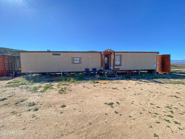 44132 Munz Ranch Road, Lake Hughes, CA 93532