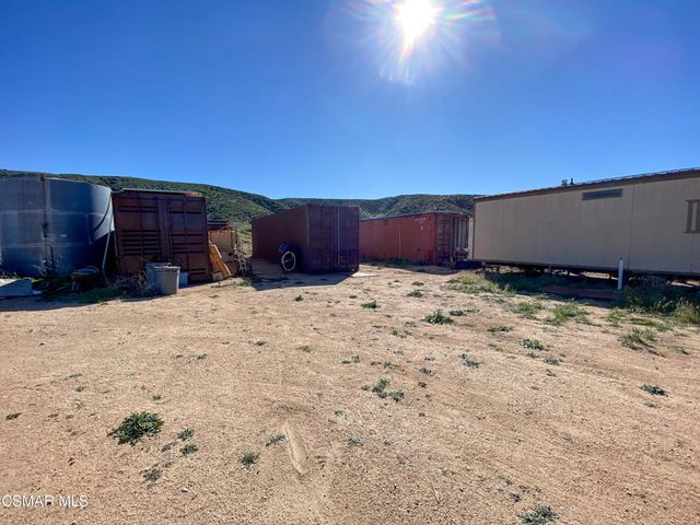 44132 Munz Ranch Road, Lake Hughes, CA 93532