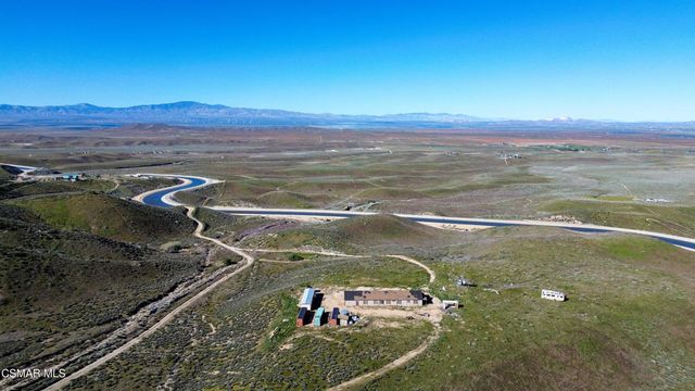 44132 Munz Ranch Road, Lake Hughes, CA 93532