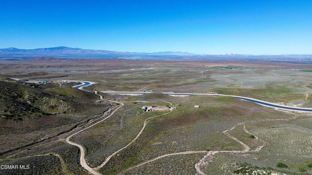 44132 Munz Ranch Road, Lake Hughes, CA 93532