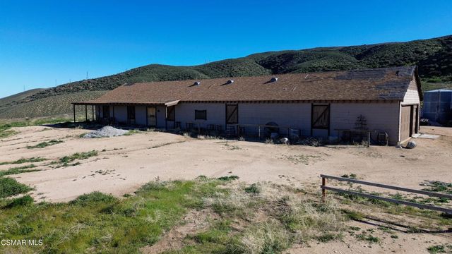 44132 Munz Ranch Road, Lake Hughes, CA 93532