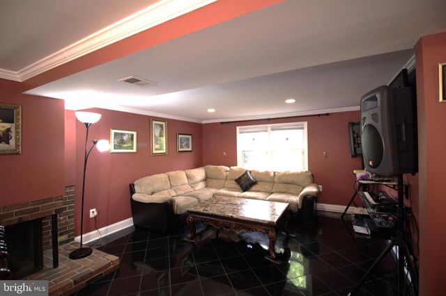 13230 DELANEY RD, Woodbridge, VA 22193