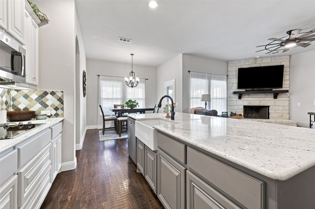 1056 Hickory Lane, Howe, TX 75459