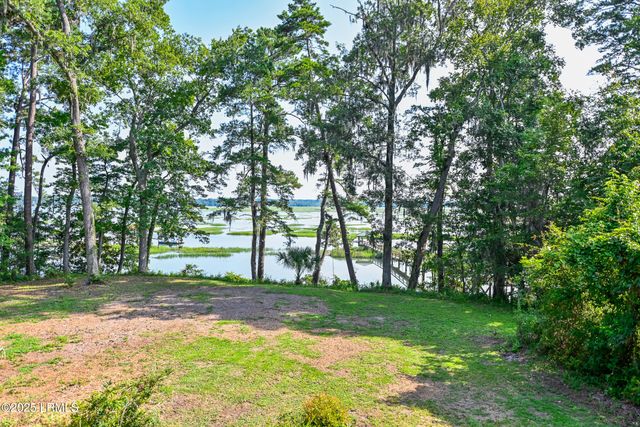 24 Presnell Circle, Beaufort, SC 29902