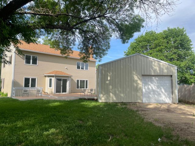 1757 23rd Street S, Fargo, ND 58103