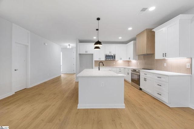 128 Lyman Avenue, Duncan, SC 29334