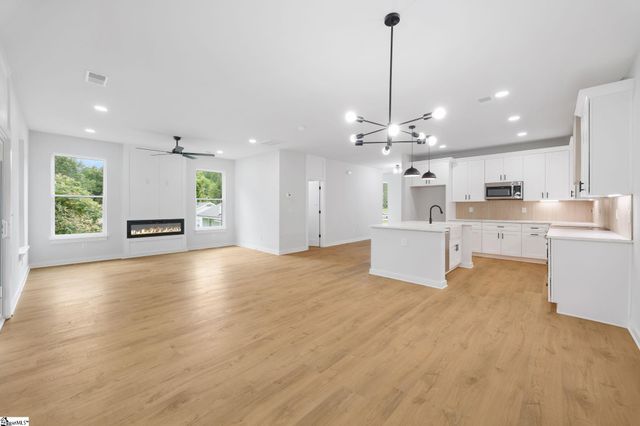 128 Lyman Avenue, Duncan, SC 29334