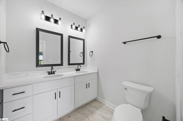 128 Lyman Avenue, Duncan, SC 29334