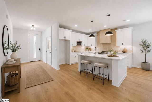 128 Lyman Avenue, Duncan, SC 29334