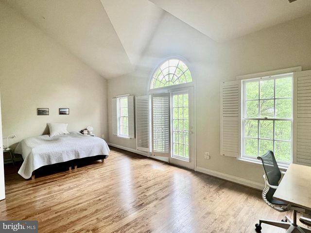 4005 MANSION DR NW, Washington, DC 20007