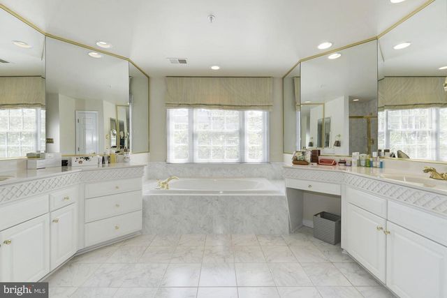 4005 MANSION DR NW, Washington, DC 20007