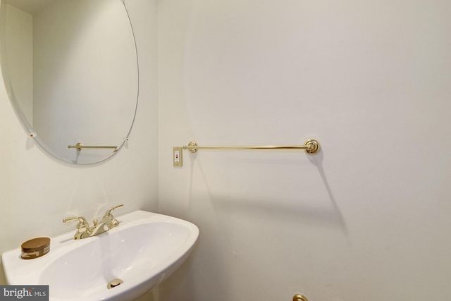 4005 MANSION DR NW, Washington, DC 20007